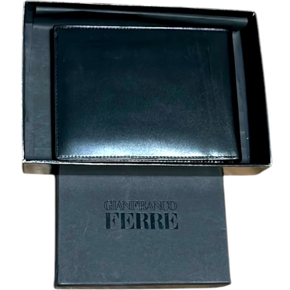 Gianfranco Ferre leather wallet - Picture 6 of 7